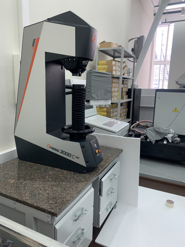 Универсальный твердомер Qness 3000 C EVO для нужд испытательной лаборатории